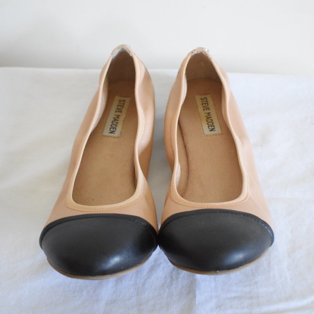 Steve Madden Leather Cap Toe Elastic Slip On Flats